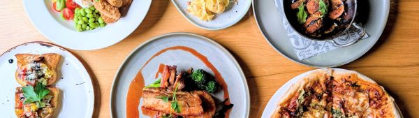 Website banner restaurant V1 1920x540 Food on a table